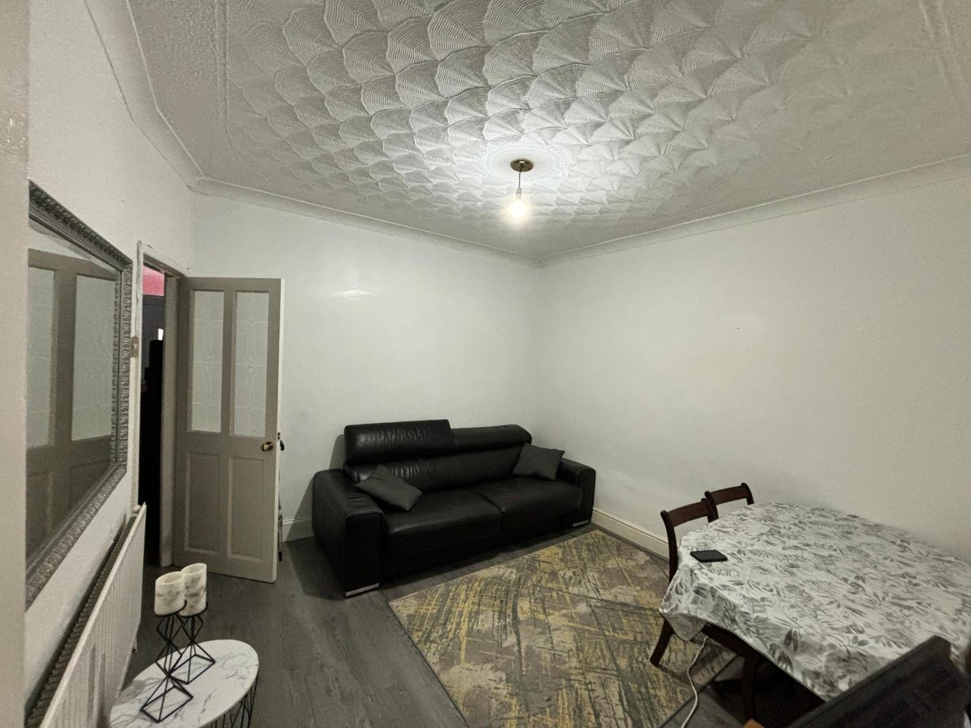 Entire 3 Bedroom House- Free Parking 리버풀 외부 사진