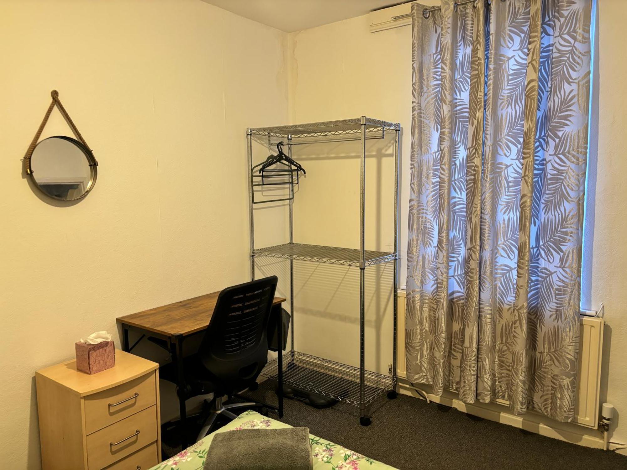 Entire 3 Bedroom House- Free Parking 리버풀 외부 사진