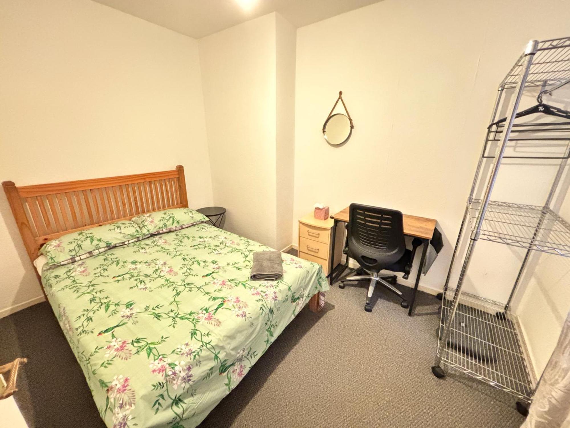 Entire 3 Bedroom House- Free Parking 리버풀 외부 사진